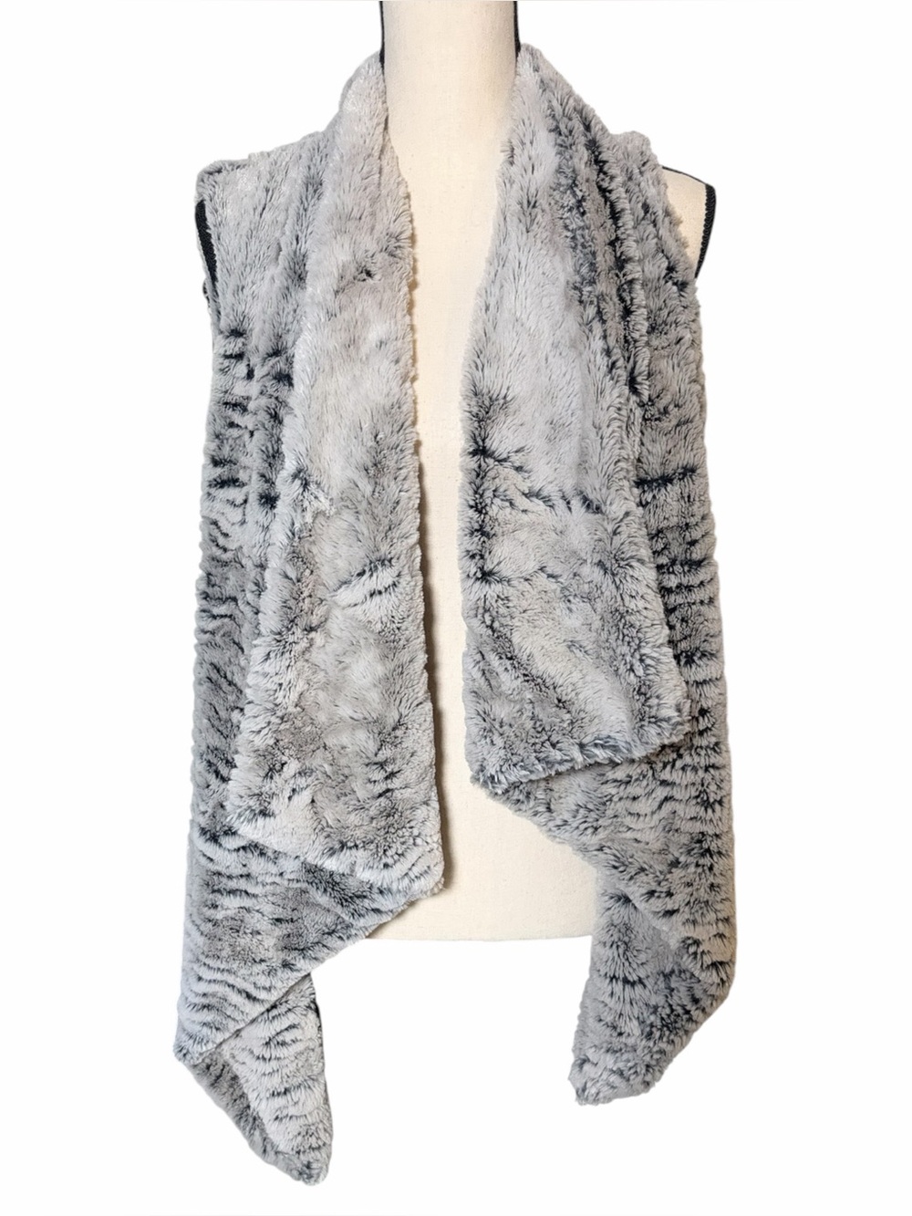 Democracy Faux Fur Draped Open Front Vest Grey Black Size Medium